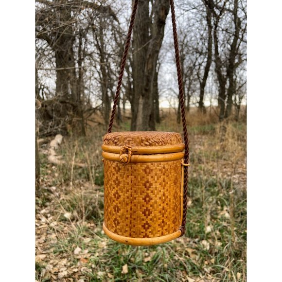 Vintage Wicker Bamboo Small Round Box Basket With String Handle Hanger - Picture 3 of 12